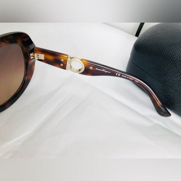 Salvatore Ferragamo Tortoise & Gold Sunglasses Case Dust Bag & Cloth Retail $475